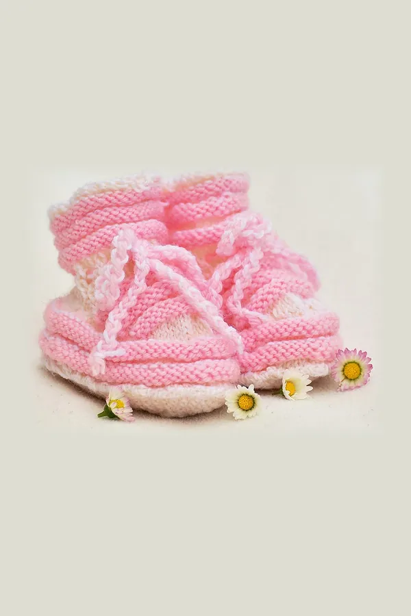 Pembe Örgü Bağcıklı Bebek Patiği